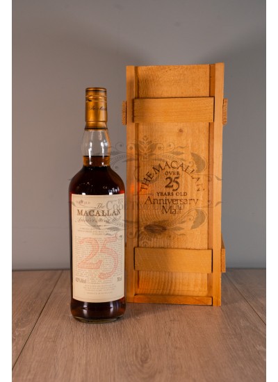 MACALLAN SINGLE HIGHLAND MALT SCOTCH WHISKY 25 YEARS OLD